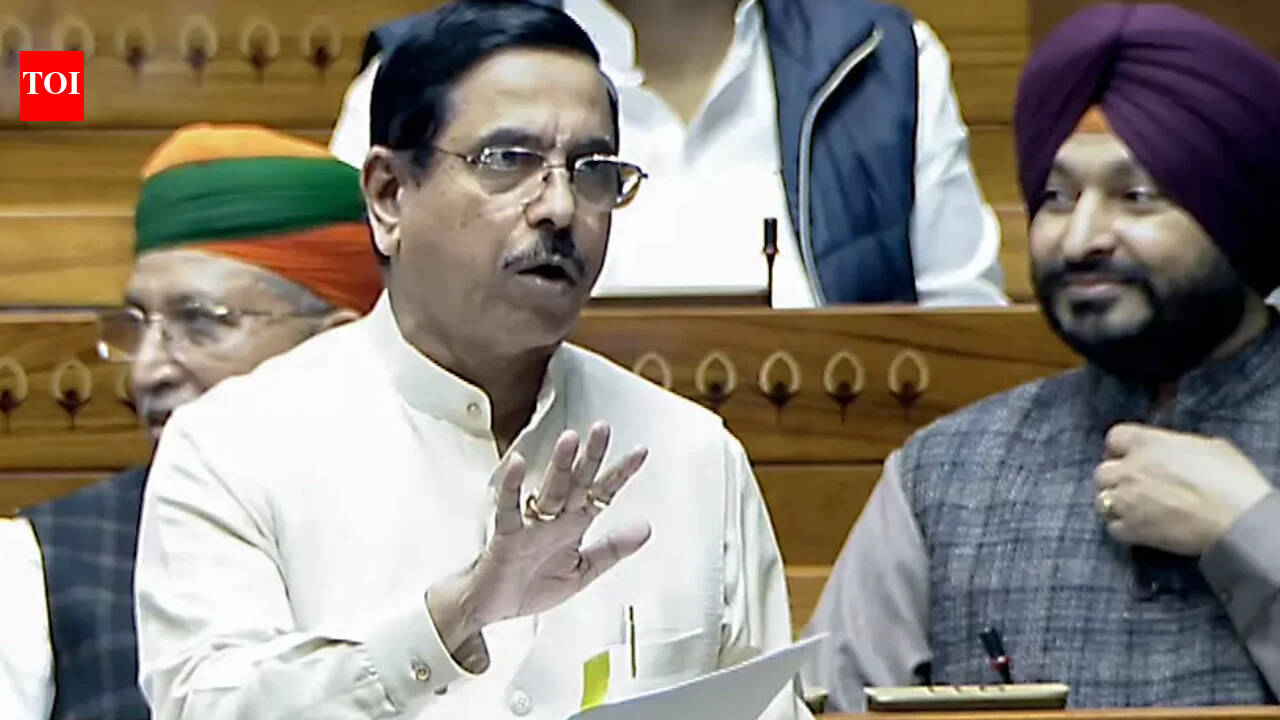 Rahul Gandhi appears like a failed comedian: BJP