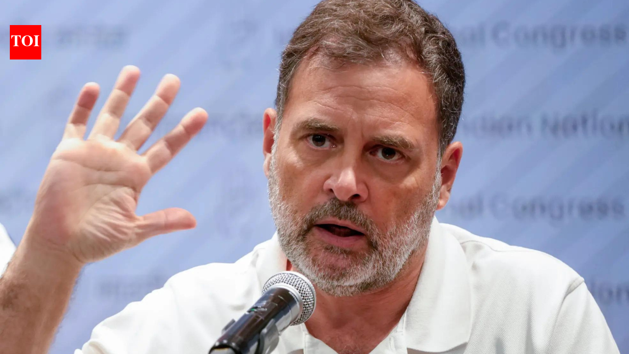 Savarkar defamation case: Supreme Court quashes Lucknow Court order summoning Rahul Gandhi
