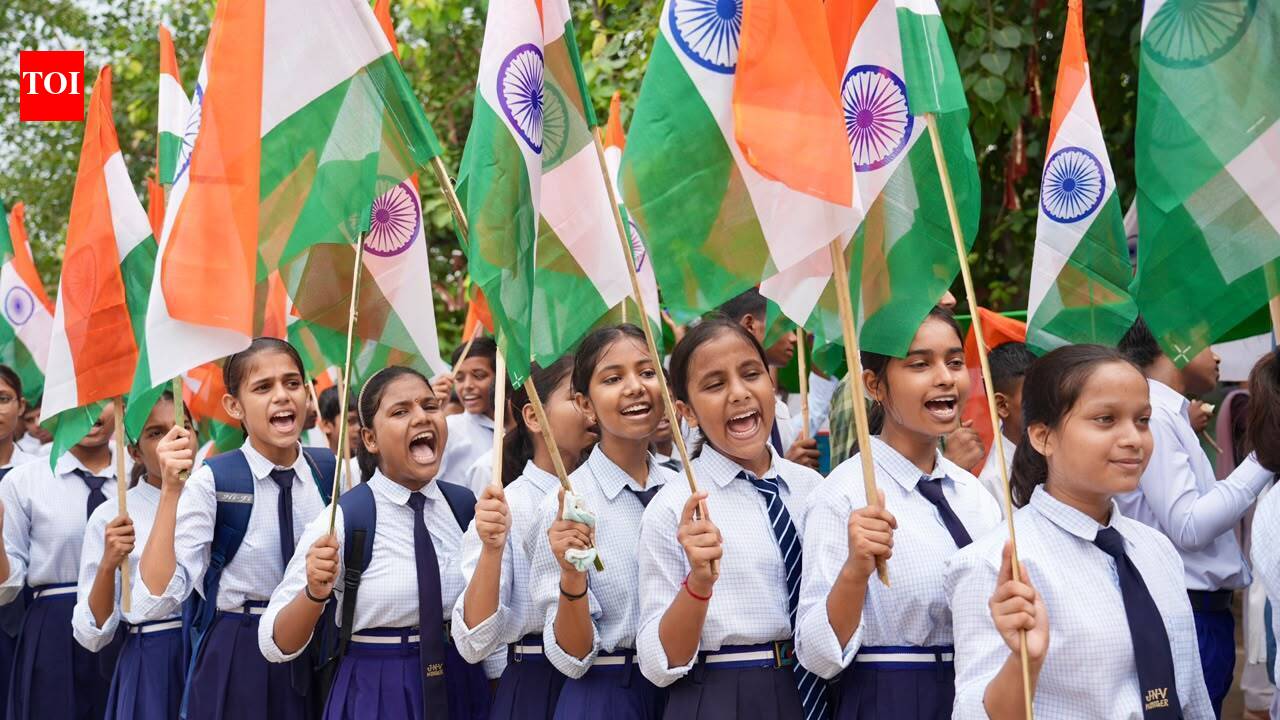 CM leads Tiranga Yatra in Munger, many participate