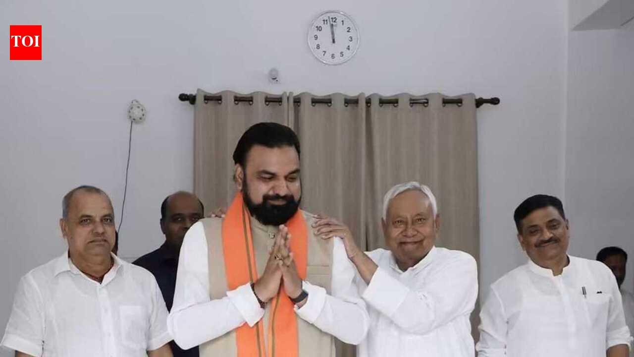 Samrat calls on Nitish, holds 30-minute meeting