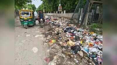 Safai strike enters 9th day, leaves Gurgaon reeking