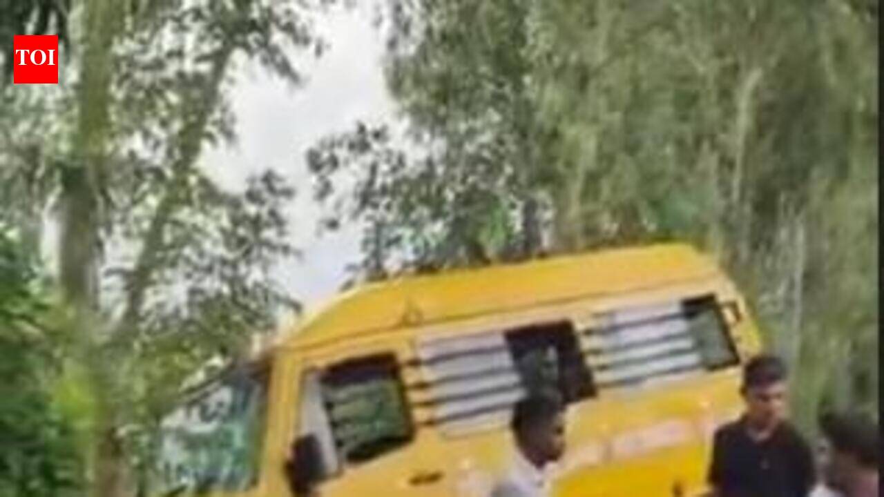 13 students injured as school bus hits tree in Bareilly