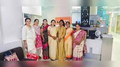 7 Nagpur women join 330 Mahila Manovikas crafters to set Guinness World Record of 47,671 National Flags spanning 12.18kms