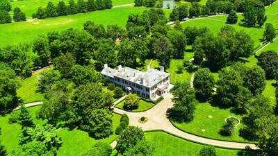 Ryanair co-founder Tony Ryan bought a 951-acre Kentucky horse farm for $14 million in 2001; his family is now asking $57.5 million