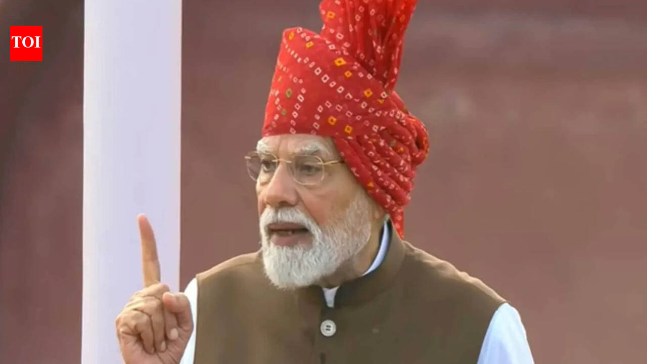 ‘Have to isolate dimaagi Naxals’: PM Modi in Independence Day speech from Red Fort