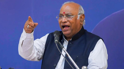'Nehru did a lot, but did not possess arrogance': Kharge on Independence Day