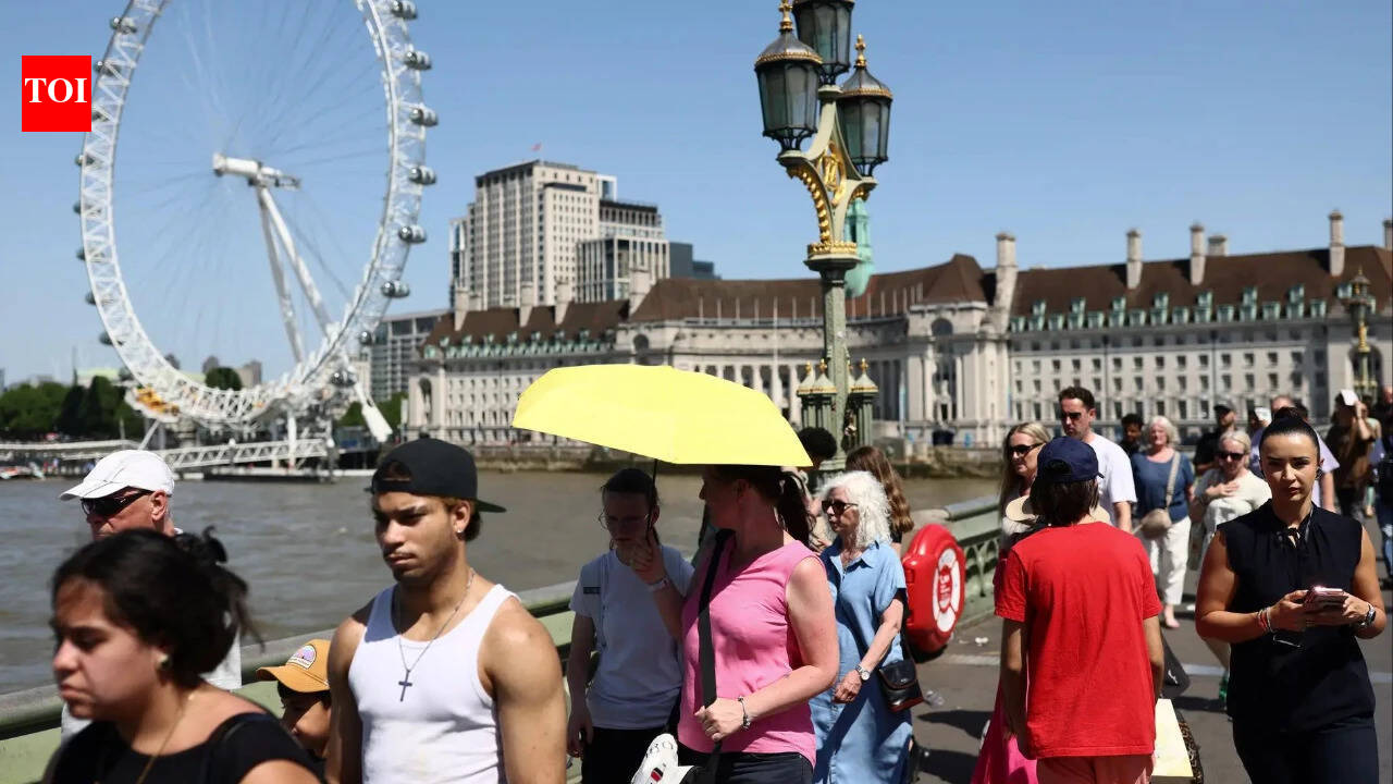 UK searches for homes with air conditioning jump 104% as heatwaves intensify