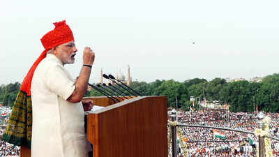 <b>'Remove bulletproof glass or I won't speak': Ex-officer recalls PM Modi's demand on I-Day 2014</b>