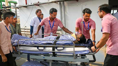 Doctors pledge two hours a week for free care to poor