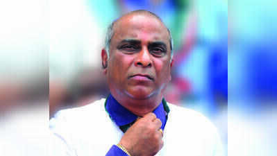 Ajgaonkar accuses Kamat of shielding migrant vendors
