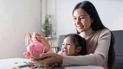 Rich vs middle-class parenting isn’t about money: 3 simple money lessons every parent can teach a child from age 5