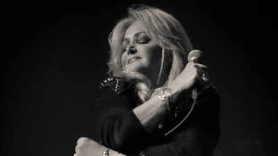 Bonnie Tyler’s coffin brought back to Swansea: Thousands of fans attend procession to pay their final respects