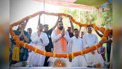 CM warns action against docs making unjustified referrals