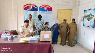 Woman, lover held for strangling husband to death in Hazaribag