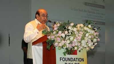 Guv urges law students to embrace AI, look beyond books