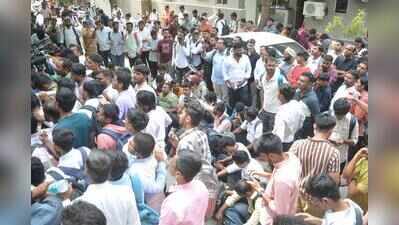 Technical glitches mar Bombay HC clerk typing test