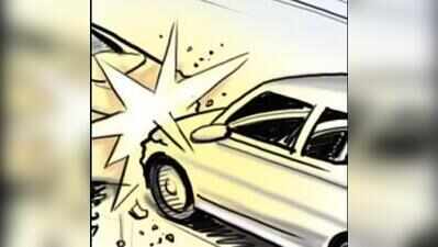 Three youths injured after car rams into Lok Bhavan hall