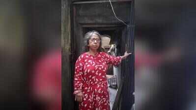 Stray-feeding row: Woman gets acid attack threat
