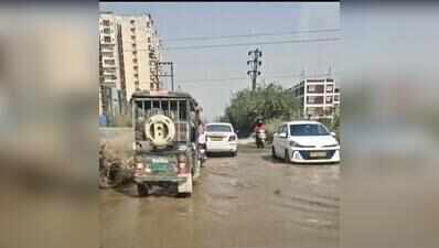 Hum-Tum road crumbling, residents of 7 condos seek urgent repairs