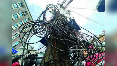 Gang uses crane, steals BSNL cable worth ₹7L