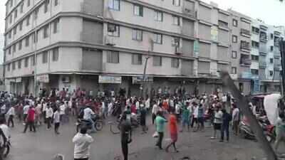 Embroidery workers stage protest in Amroli,  demand weekly day off