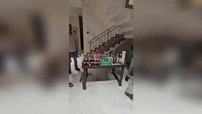 Cops raid liquor party at farmhouse, 21 booked