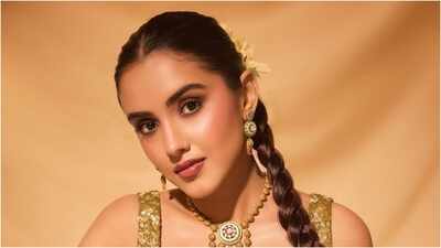 Video: Malavika Sharma left visiblyannoyed after being asked "Did you like beef?" during Kerala media interaction