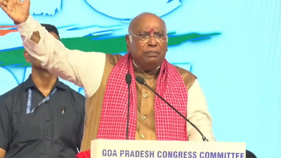 Congress sings 2 stanzas of Vande Mataram in Goa, Kharge hits back at BJP