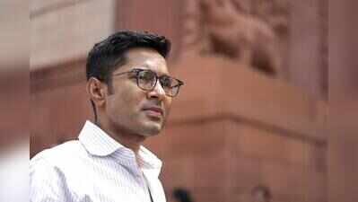 Abhishek in HC against bank a/c freeze