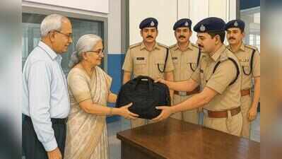 Senior couple gets back bag with valuables worth Rs 3L from VB