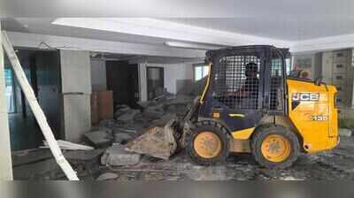 Guesthouse rooms, shops and guard cabins razed as DLF-3 drive resumes in Gurgaon