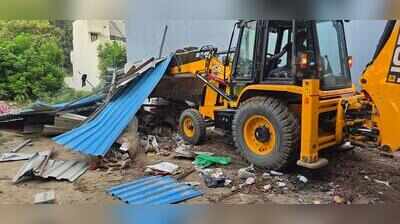 Guesthouse rooms, shops and guard cabins razed as DLF-3 drive resumes in Gurgaon