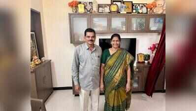   family jump into  Godavari river  