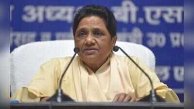 Maya slams Akhilesh on chavanni dig, seeks apology