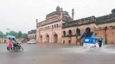 Intermittent rain disrupts city for second day; Key areas hit by waterlogging