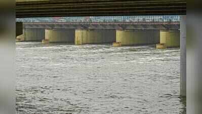 19 posts set up as Noida gets ready for floods