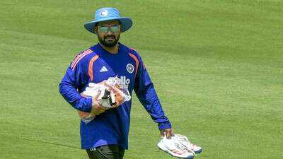 'Sab talvaar chalayenge': Rishabh Pant's hilarious Ravindra Jadeja banter with Sarfaraz Khan caught on stump mic - WATCH