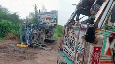 8 labourers killed as pick-up vehicle collides with truck in MP's Bhind