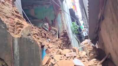 1 killed, 19 injured after building collapses in Kolkata; rescue operations underway