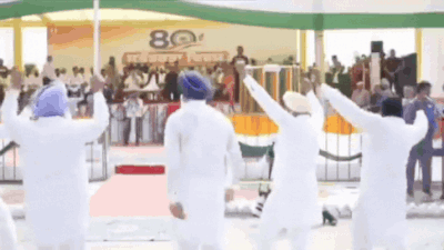 'Fake' knee-surgery beneficiaries dance at Punjab I-Day function sparks political slugfest