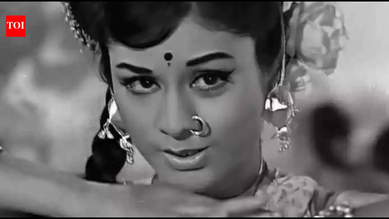 The Untold Story Behind Asha Bhosle's Folk Classic 'Meri Beri Ke Ber Mat Todo' from Anokhi Raat