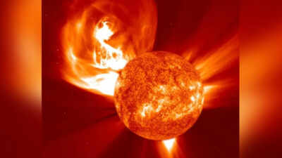 New model may improve solar storm forecasts