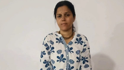 Thai woman held at Sonauli border with fake Indian  IDs on phone