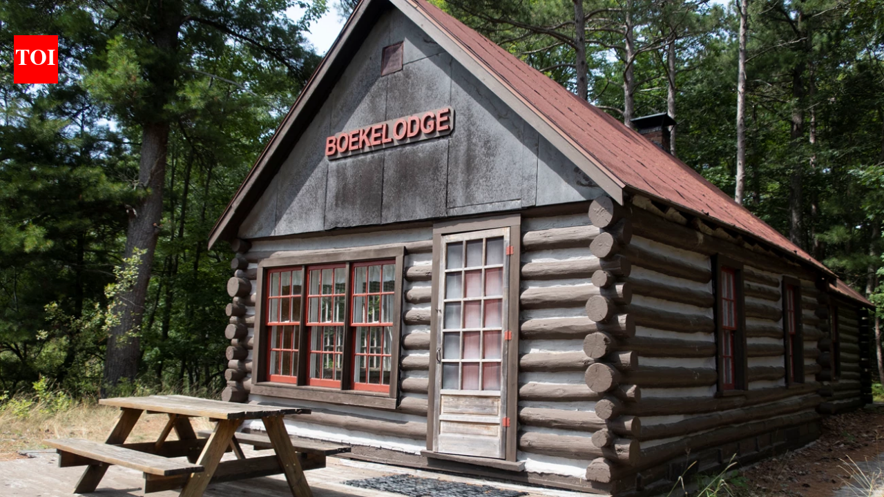 In 1980, Miles Boekeloo sold his 365-acre retreat, keeping 5 acres and its cabin for 25 years