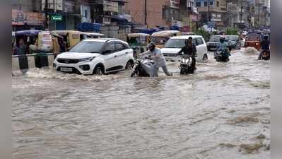 Rain fury throws life out of gear in city, red alert till tomorrow