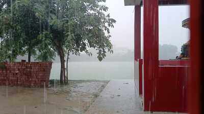 Ganga nears warning level in Kashi, floodwater engulfs houses along Varuna