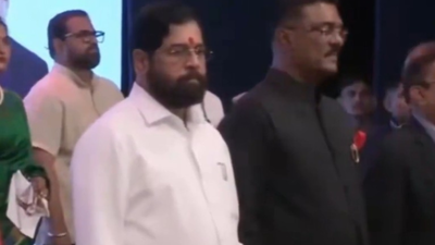 Lata Mangeshkar song played instead of official Vande Mataram, Eknath Shinde flags faux pas