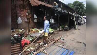Illegal club structures, mkt stall extensions go in Lansdowne eviction drive two days after min’s visit