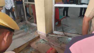 Maternal death sparks violent protest in Ajitgarh; dist admin agrees to transfer doctor, order probe