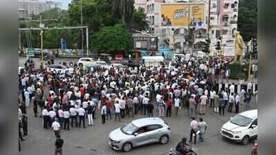 Traders block Roshanpura Square over commercial activity crackdown